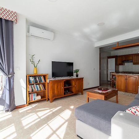 Apartamento Espacioso Cerca De La Playa Con Aire Acondicionado Lägenhet Moaña Exteriör bild