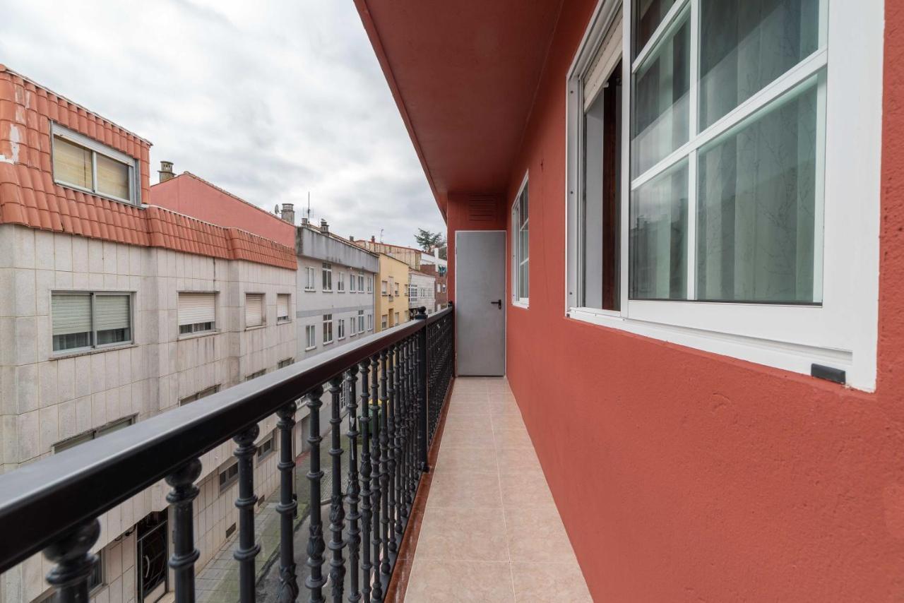 Apartamento Espacioso Cerca De La Playa Con Aire Acondicionado Lägenhet Moaña Exteriör bild