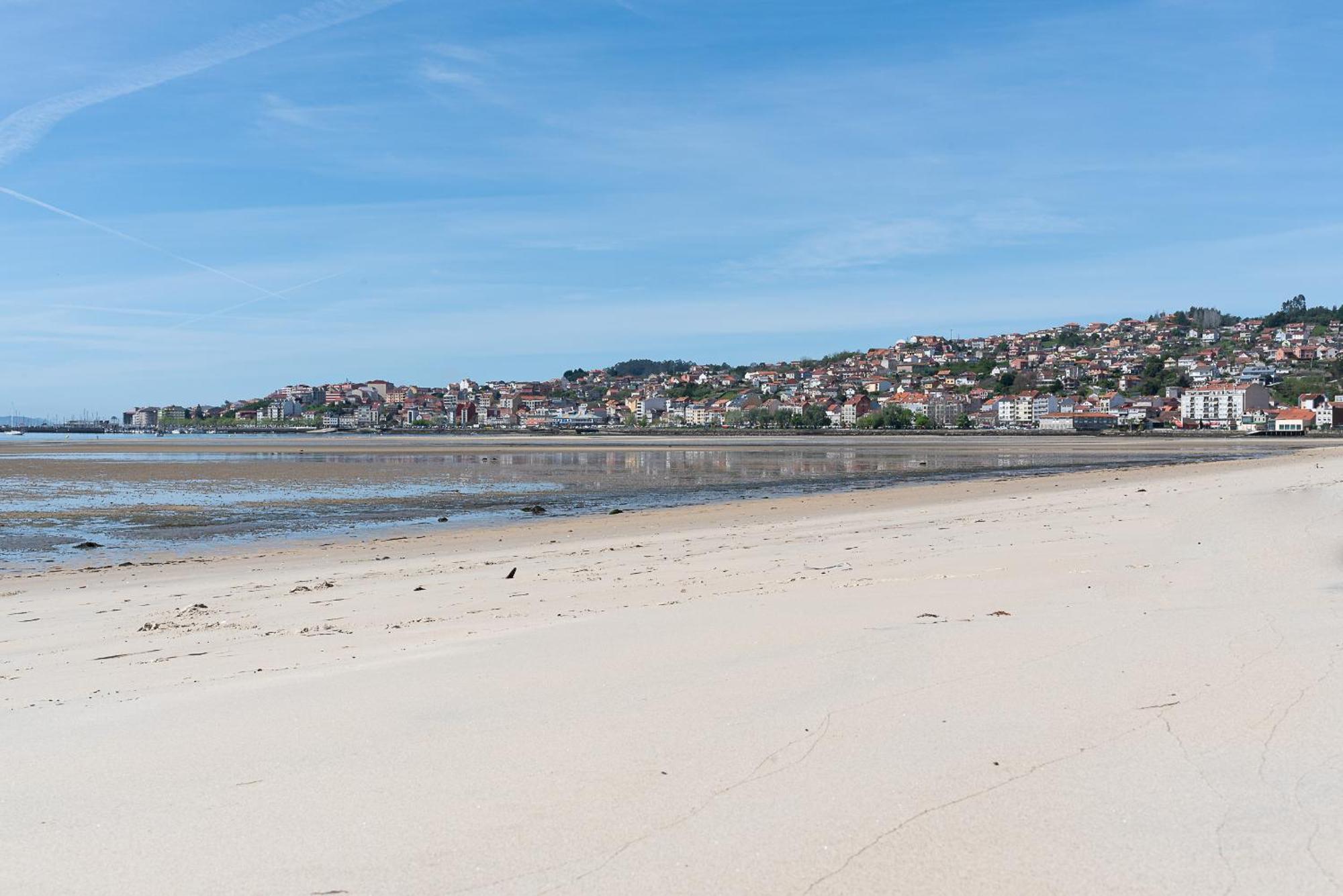 Apartamento Espacioso Cerca De La Playa Con Aire Acondicionado Lägenhet Moaña Exteriör bild
